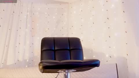 Macca and Ana online show from November 11, 1:30 am