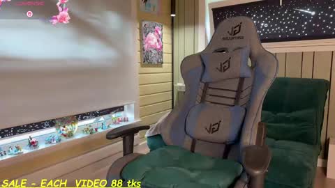 YourSecretCrush online show from May 15, 6:11 am