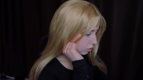 misa online show from November 18, 2:42 pm