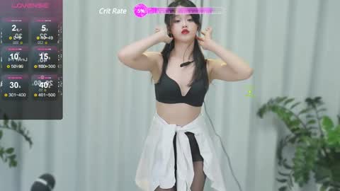 _zizi_ online show from February 12, 9:11 pm