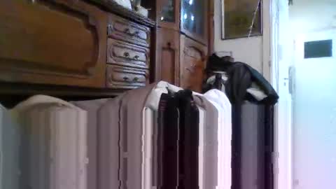 a203530 online show from April 10, 10:20 am