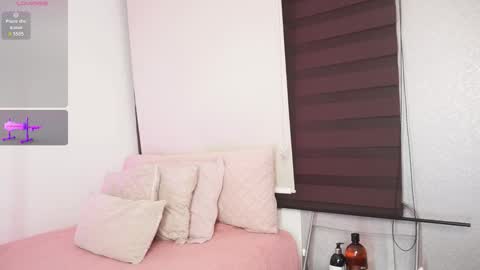 Snapshot of a__vanellopecute chatting on October 22, 9:12 am Alexandra online show from October 22, 9:12 am