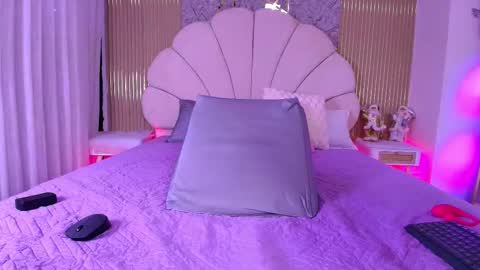 Aisha online show from January 10, 12:10 pm