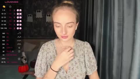 Adelina online show from October 28, 1:45 pm