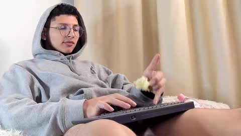 alejo online show from February 9, 9:16 am