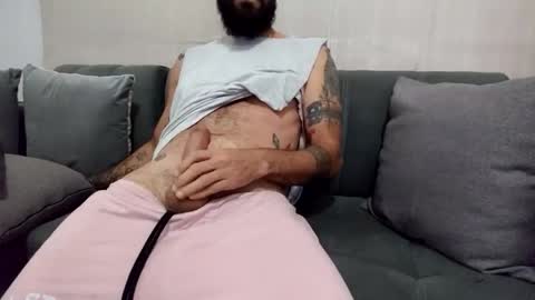 a_reii_ online show from December 2, 4:16 pm