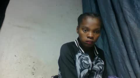 aadienne online show from April 20, 11:19 pm