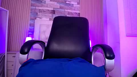 aaron online show from February 6, 1:09 am