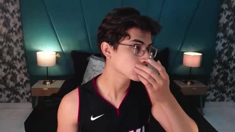 Aaron Ezequiel online show from June 5, 12:21 pm