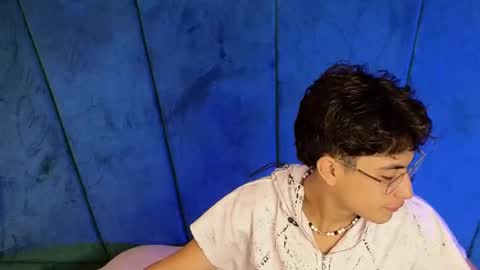 Snapshot of aaron_eze chatting on October 16, 10:30 pm Aaron Ezequiel online show from October 16, 10:30 pm