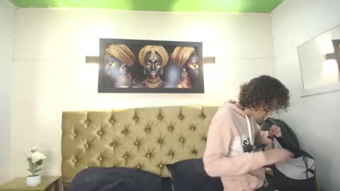 Snapshot of aaron_fordd chatting on September 23, 12:21 pm Aaron fordd online show from September 23, 12:21 pm