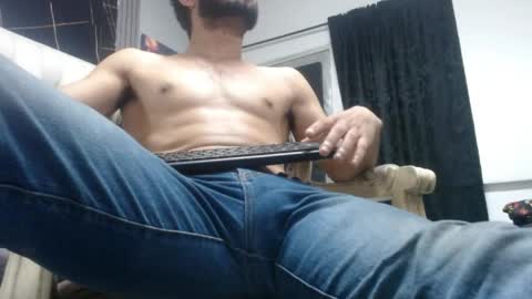 aaron_jones_1 online show from June 6, 3:56 am