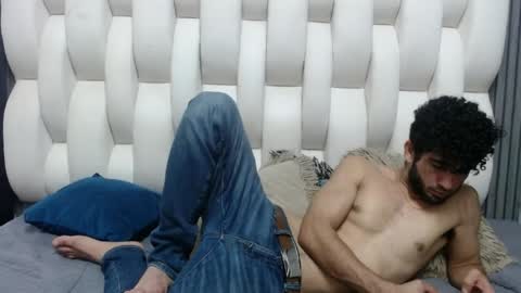 aaron_jones_1 online show from June 14, 4:03 am