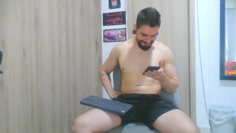 Snapshot of aaron_kwok28 chatting on October 23, 1:51 am Aaron kwok online show from October 23, 1:51 am