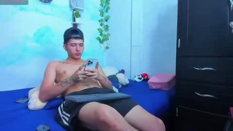 aaron_mercury online show from July 23, 5:43 pm