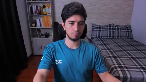 Aaron online show from November 17, 5:15 pm