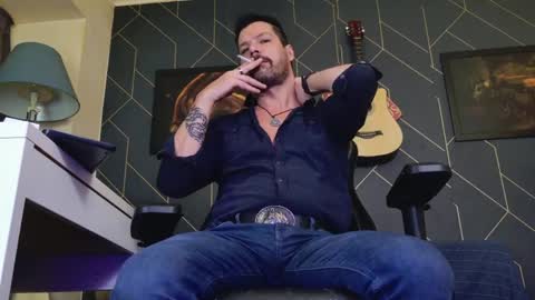 Aaron online show from April 3, 4:52 am