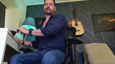 Aaron online show from March 25, 3:08 pm