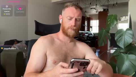 Snapshot of aaronstone_ chatting on October 11, 12:21 pm Scrufffypup online show from October 11, 12:21 pm