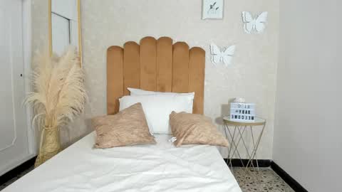 abbiewattson online show from September 18, 10:36 pm