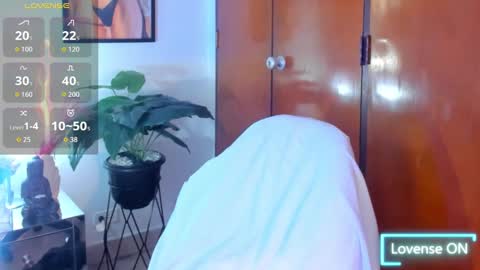 Snapshot of abby_blue01 chatting on September 16, 12:56 am abby_blue01 online show from September 16, 12:56 am