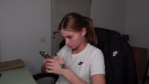 ABBY LAKER online show from January 8, 9:01 pm