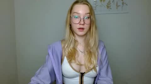 Snapshot of abbymoore__ chatting on October 8, 12:00 pm Abby Lovense is active online show from October 8, 12:00 pm