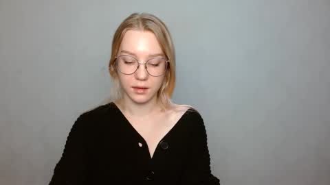 Snapshot of abbymoore__ chatting on January 17, 1:24 pm Abby Lovense is active online show from January 17, 1:24 pm