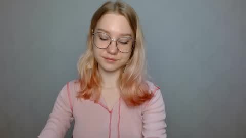 Snapshot of abbymoore__ chatting on January 12, 9:40 am Abby Lovense is active online show from January 12, 9:40 am