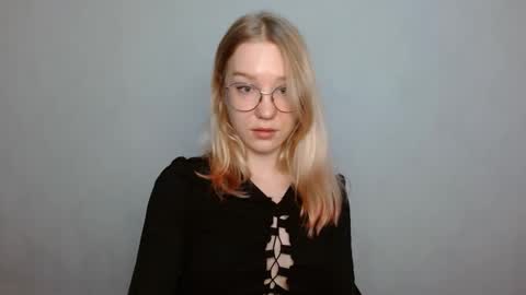 Snapshot of abbymoore__ chatting on February 6, 12:04 pm Abby Lovense is active online show from February 6, 12:04 pm