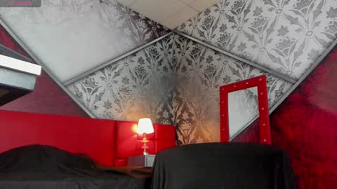 Independence model AbelAsburgo online show from January 26, 4:20 pm