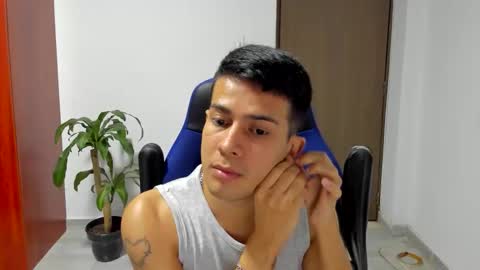 Independence model AbelAsburgo online show from October 25, 2:23 am