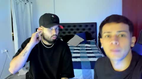 Independence model AbelAsburgo online show from January 23, 3:48 am