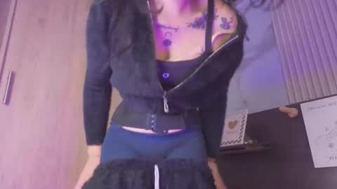 Abella online show from December 4, 7:30 am