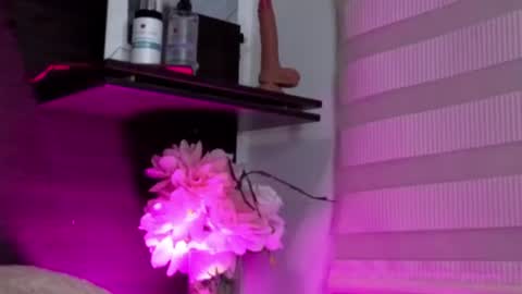 abella_as_ online show from July 31, 11:17 pm