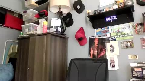 AJ online show from June 5, 2:55 pm