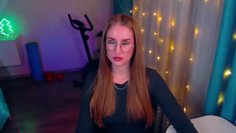 Snapshot of abigail_flex chatting on December 4, 5:49 pm Anna online show from December 4, 5:49 pm