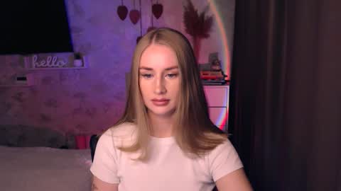 Anna online show from November 17, 7:05 pm