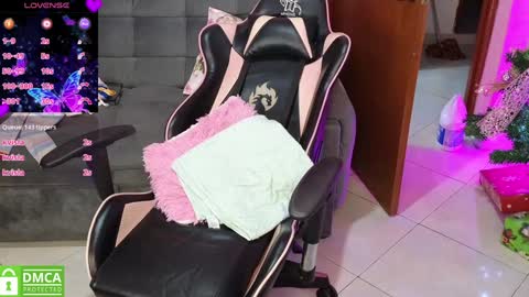 abigail_monroe__ online show from December 12, 5:20 am