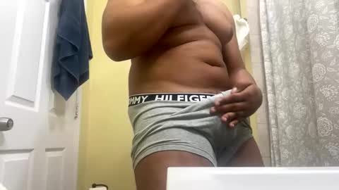 aboveaverage39 online show from December 17, 11:39 am