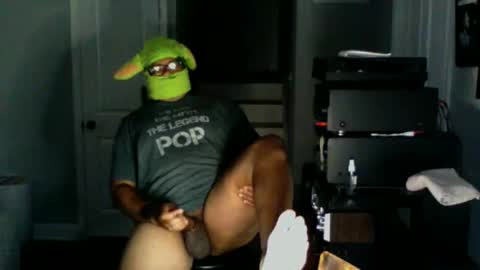 Snapshot of aboveaveragebig8 chatting on October 12, 4:10 pm oldschooldick online show from October 12, 4:10 pm