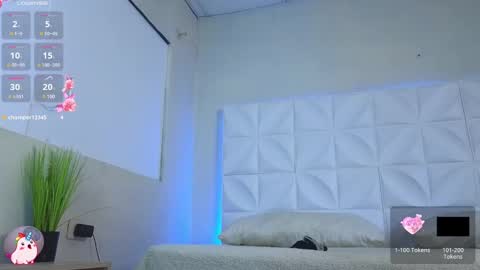 Abril  online show from February 19, 12:00 pm