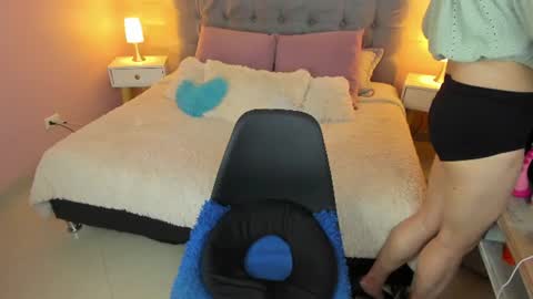 Abril 777 online show from July 5, 1:53 am