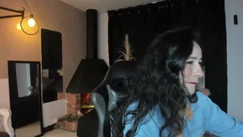 Abril online show from June 12, 3:16 am