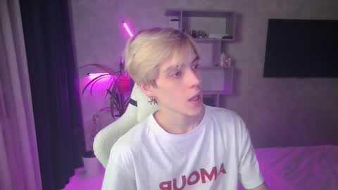 abslut online show from February 10, 4:32 pm