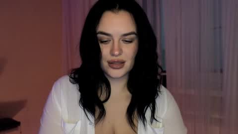 my inst   love inside 17 online show from December 16, 5:49 am