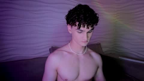 Snapshot of adam_21cm chatting on January 17, 4:36 pm Adam online show from January 17, 4:36 pm