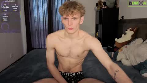 Snapshot of adam_chriss chatting on October 13, 7:43 am adam_chriss online show from October 13, 7:43 am