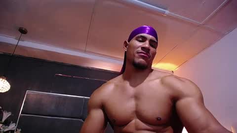 adam_fit19cm online show from March 4, 3:20 pm