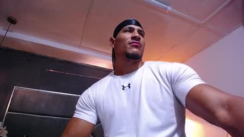 adam_fit19cm online show from March 7, 3:23 pm